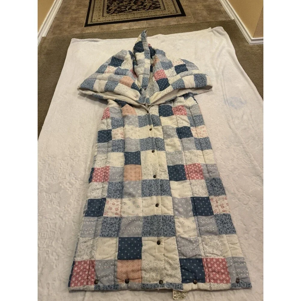 Snap on  Unbranded Patchwork Quilt / Jacket Size 52”X 70”